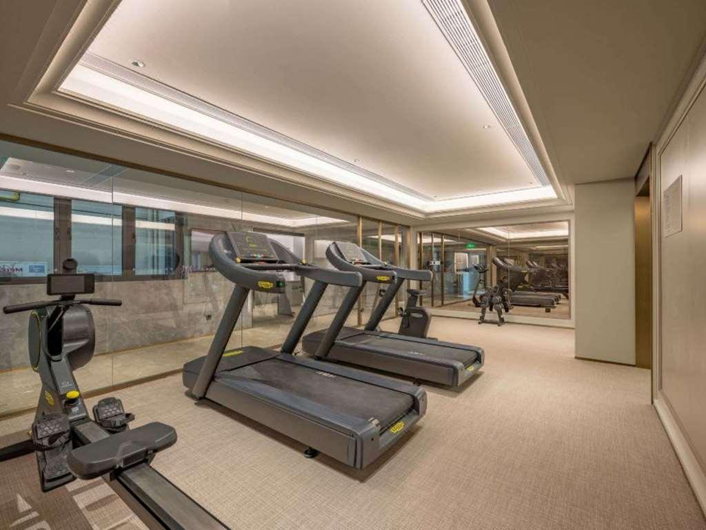 Mercure Lujiazui Hotel *
