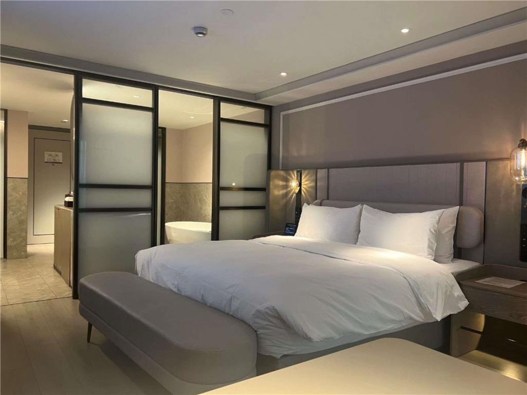 Mercure Lujiazui Hotel *